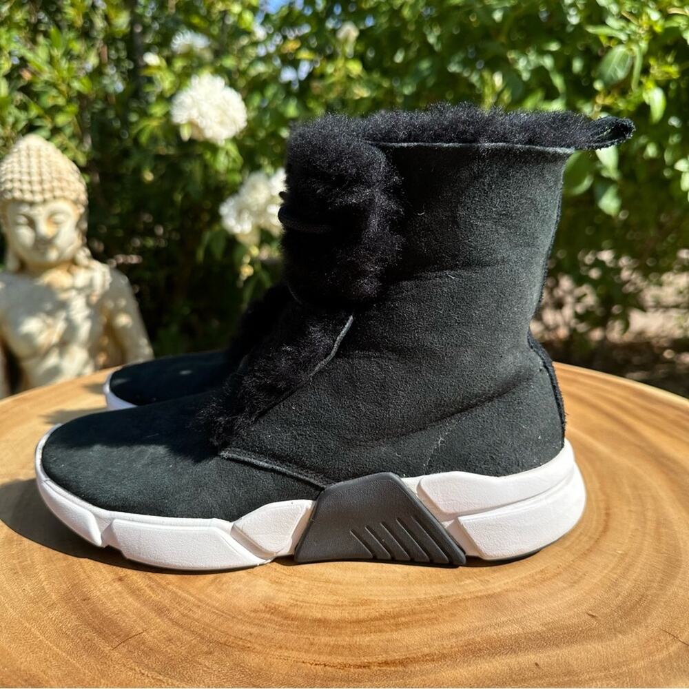 SKECHERS MARK NASON Faux Fur Lined Suede Boot Sneakers Women’s Size 6 - Picture 2 of 6